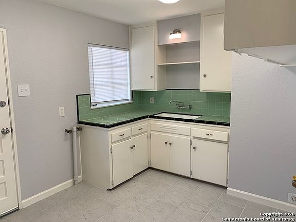 4th image of 227 E Hutchins Pl