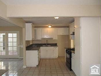 5th image of 309 W Berry Ave