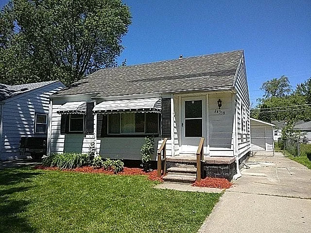 24358 Annapolis St — Photo 1