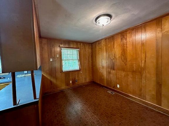 4th image of 131 Wall St