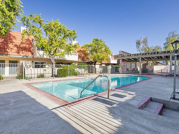 4th image of 3155 Payne Ave APT 18