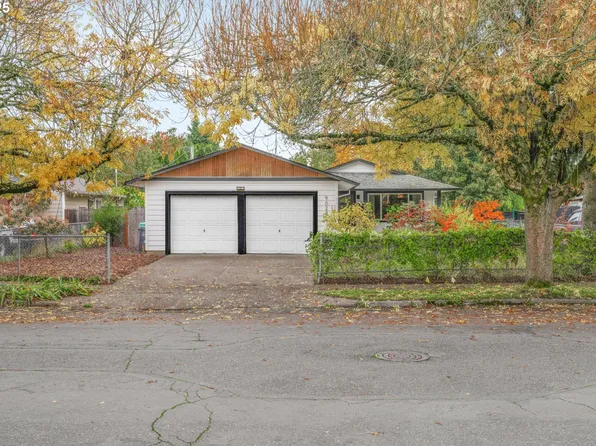 9028 N Chautauqua Pl, Portland, OR 97217