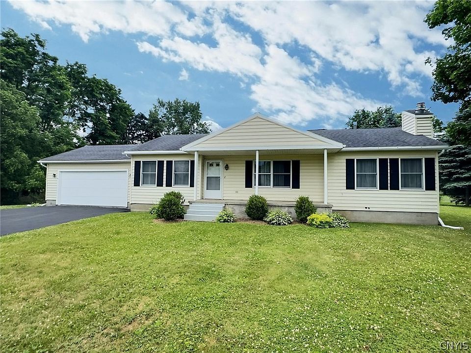 1st image of 11 Cherry Ln