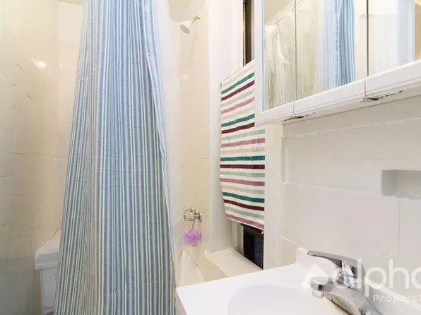 211 East 14th Street image 9 of 11