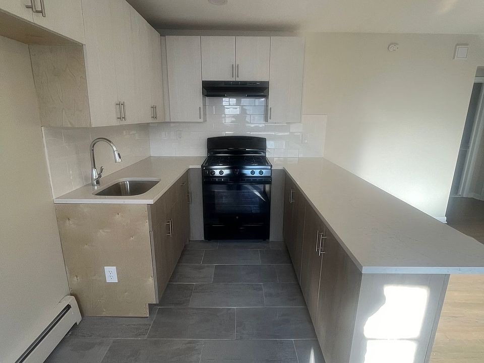 1st image of 126 Elmwood Ave #4