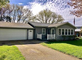 8239 Zosel St, Onekama, MI 49675