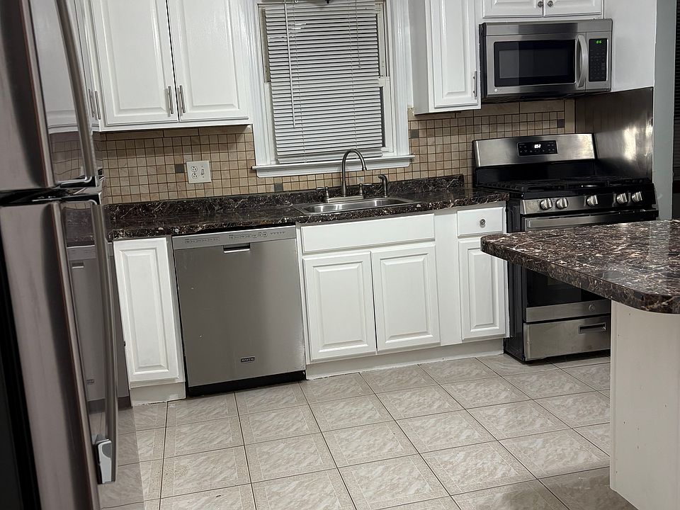 1st image of 82 Curtis Ave #2
