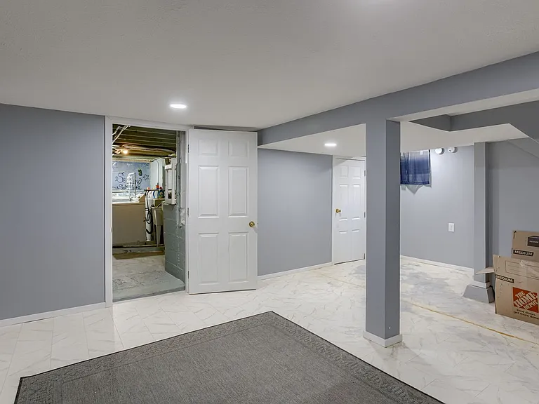 6457 Parker St — Photo 19