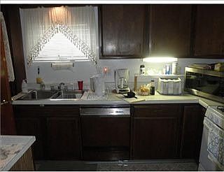 4th image of 518 Eau Claire St