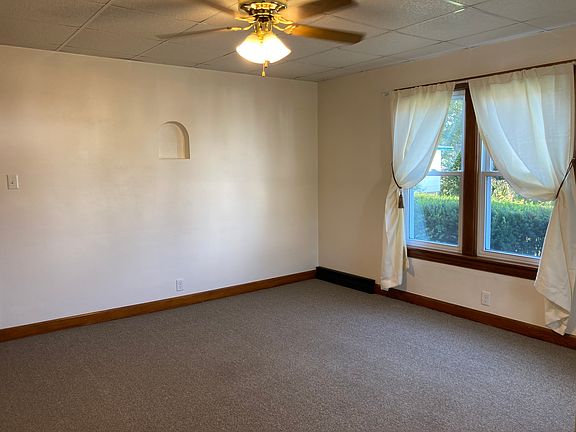3rd image of 923 Jackson St #1