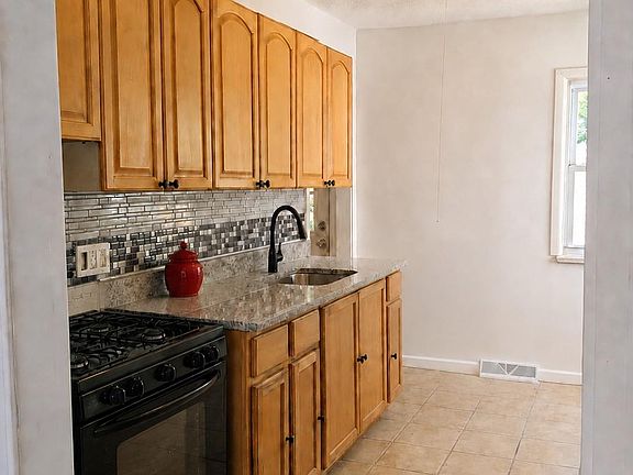4th image of 12841 Prospect Ave