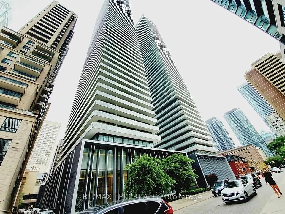 50 Charles St E #4705