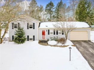 3 Winthrop Way, Pittsford, NY 14534