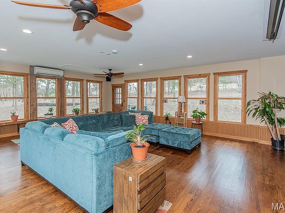 4th image of 1000 Eureka Rd