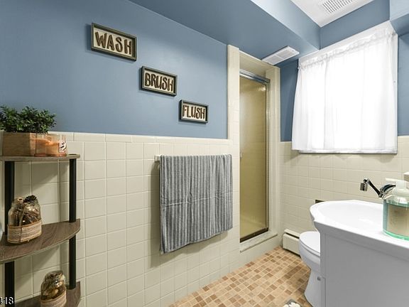 5th image of 333 Foxwood Rd