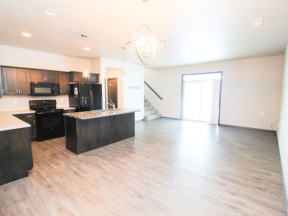 1st image of 2512 E Meadowside Pl