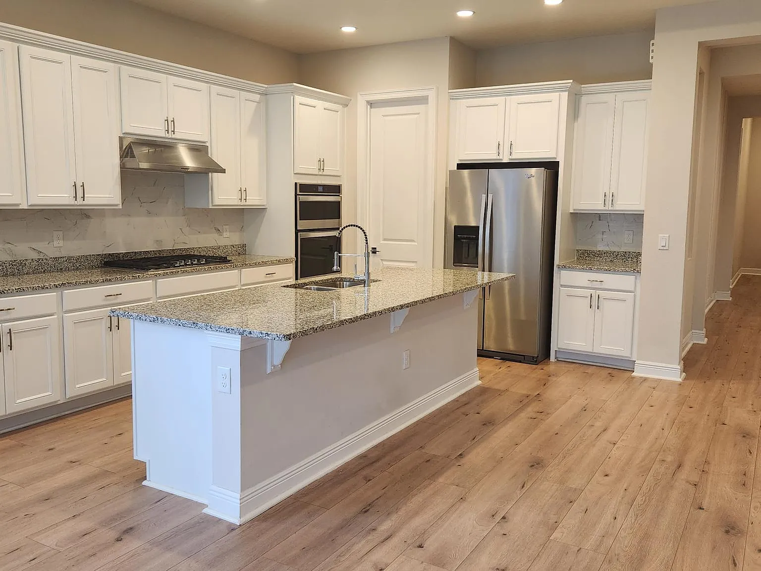 3 bed, 2170 sqft, $3,800 — Photo 2