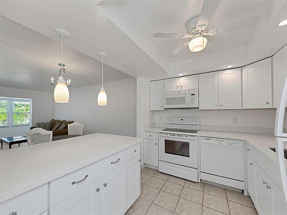 5th image of 5020 BRITTANY DRIVE S #224