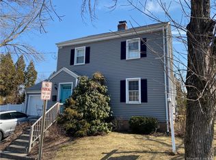 5 Lilac Ave, Hamden, CT 06517