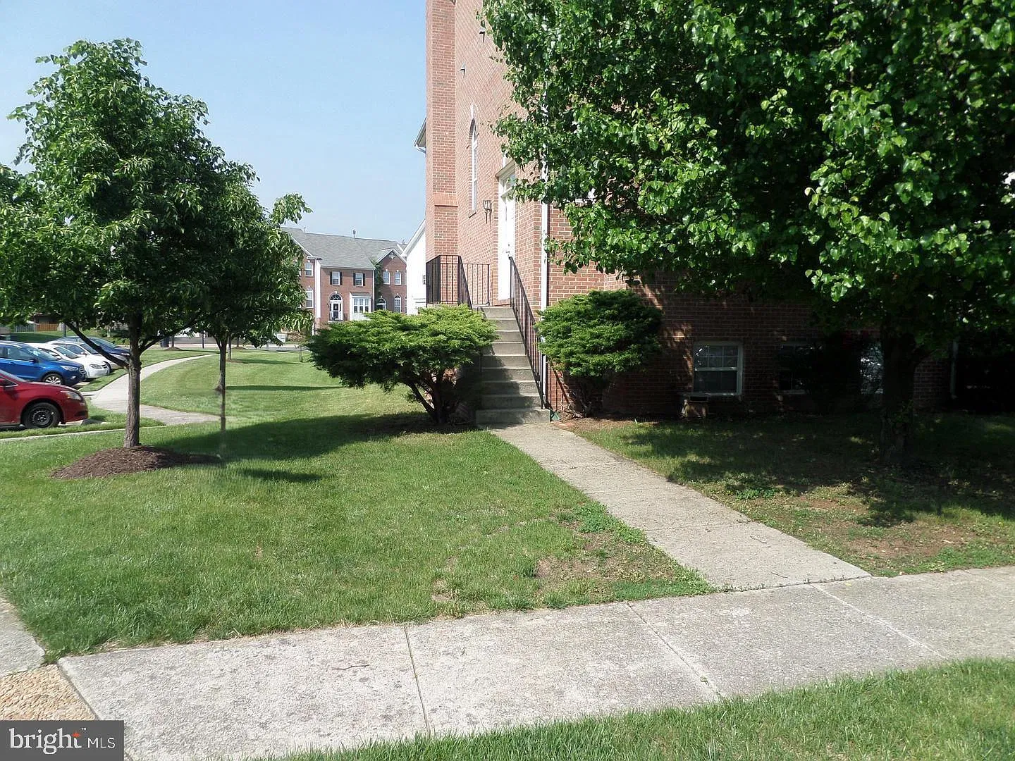 4 bed, 3.5 bath, 2900 sqft, $3,400 — Photo 2
