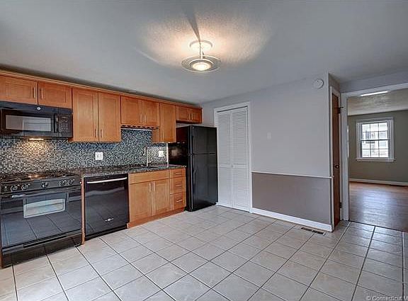 5th image of 30 Gayfeather Ln #30