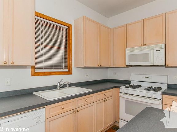 2nd image of 2732 N Wayne Ave #624