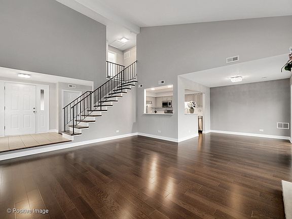 5th image of 32 Indian Trail Dr