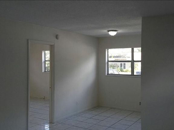 3rd image of 13767 NE 20th Pl
