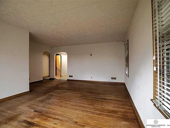 3rd image of 5015 Marinda St