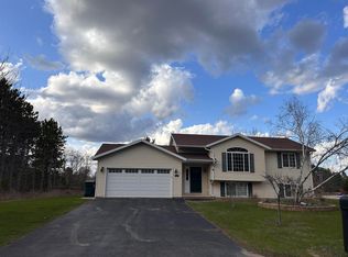 480 Twin Pines Dr, Redgranite, WI 54970