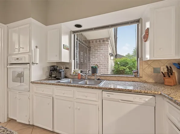 11614 Cedar Creek Dr, Houston, TX 77077