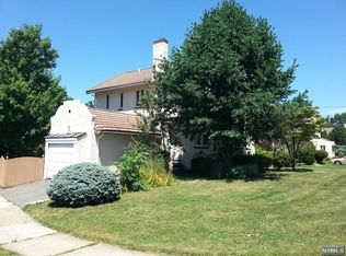 643 Bogert Rd, River Edge, NJ 07661