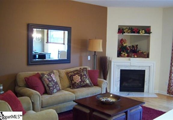 3rd image of 205 Cedar Crossing Ln