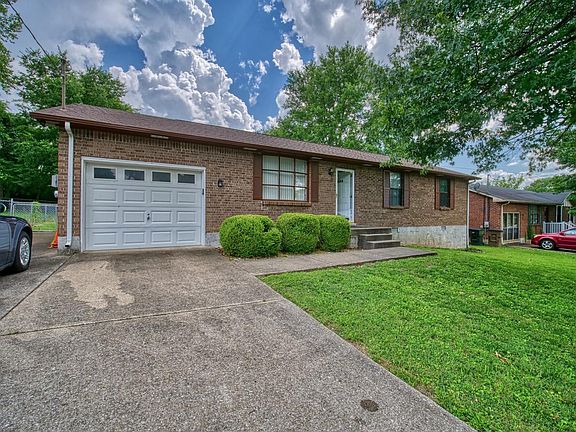 3rd image of 3216 Masonwood Dr