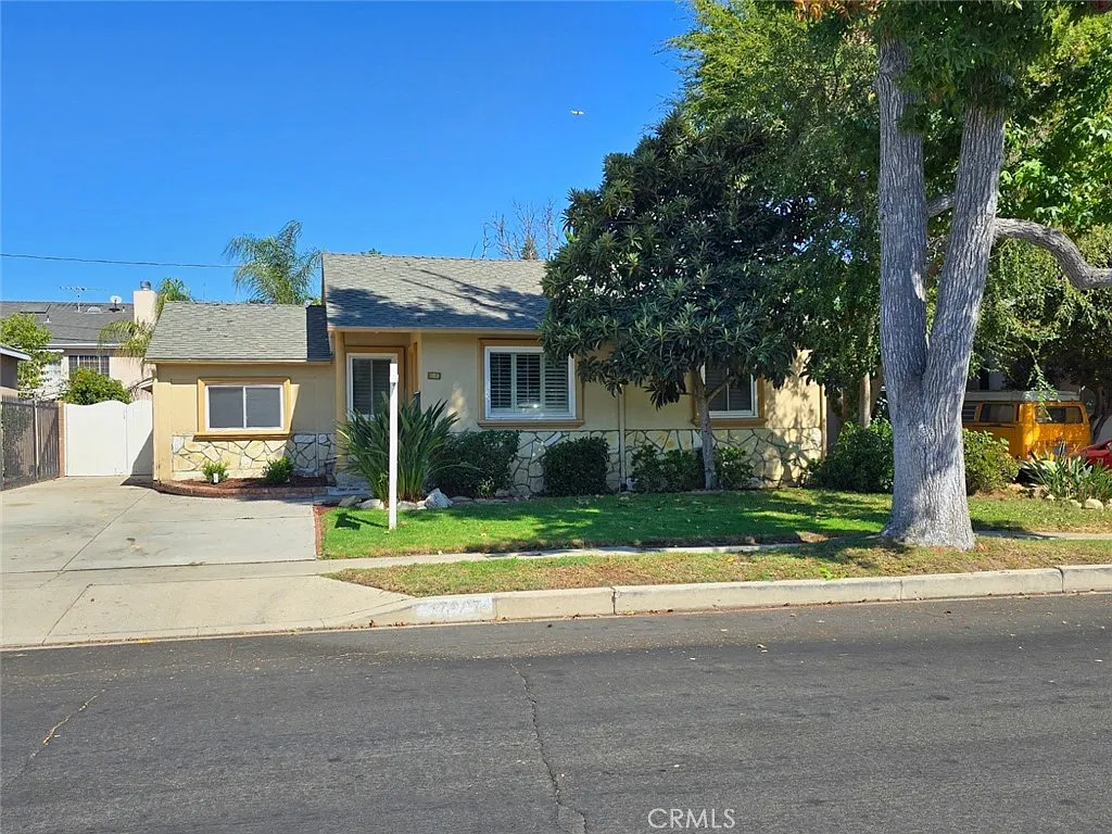 3 bed, 1518 sqft, $4,000 — Photo 1