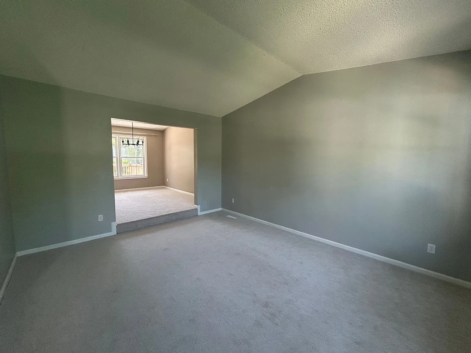 3 bed, 2.5 bath, 2148 sqft, $3,800 — Photo 3