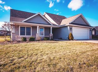 101 Cameron Dr, Wakarusa, IN 46573