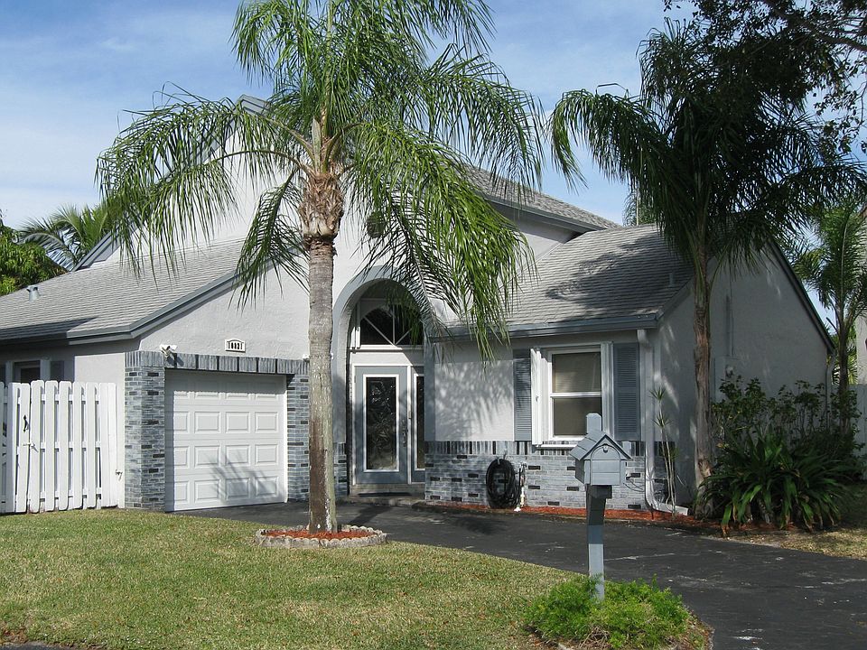 1st image of 10821 SW 11th Mnr
