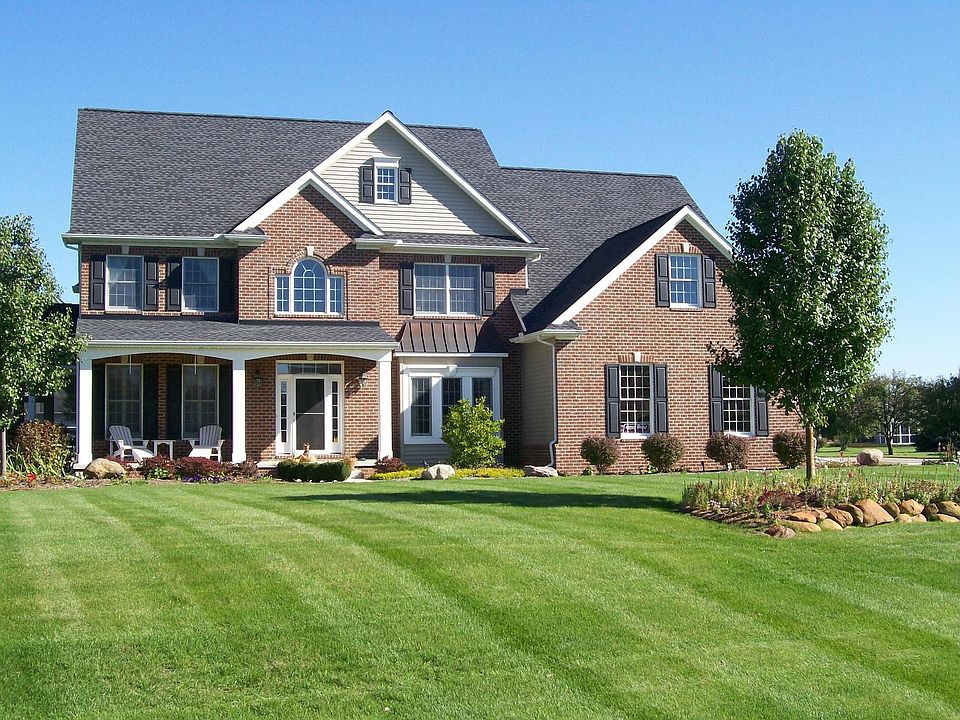 1st image of 3822 Hedgerow Dr