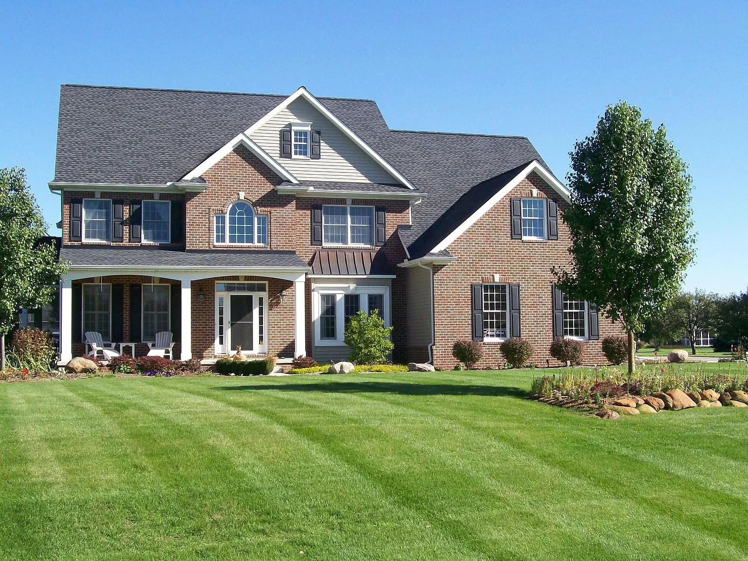 3822 Hedgerow Dr photo 1