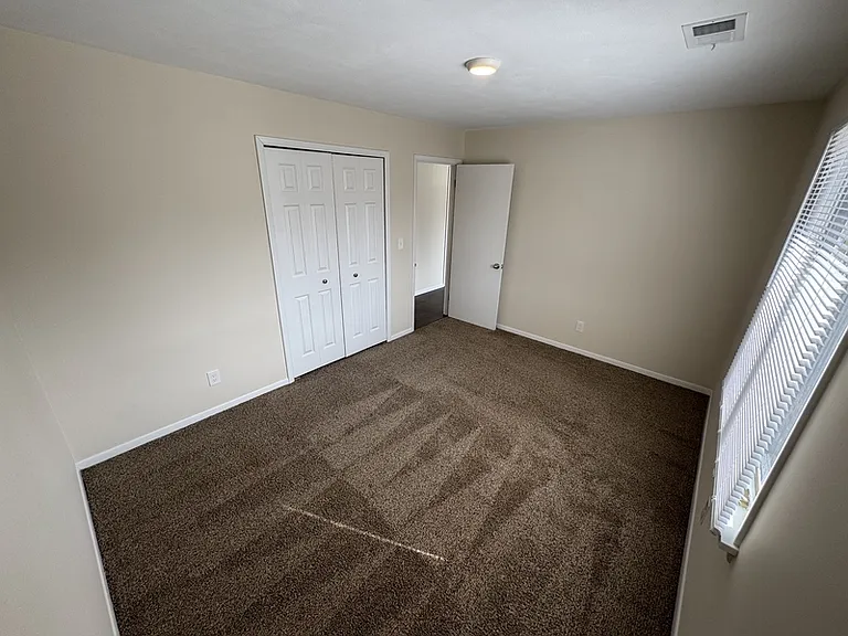 227 N Broadway St #7 — Photo 6