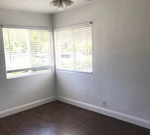 5th image of 2118 Oak Park Ln #1