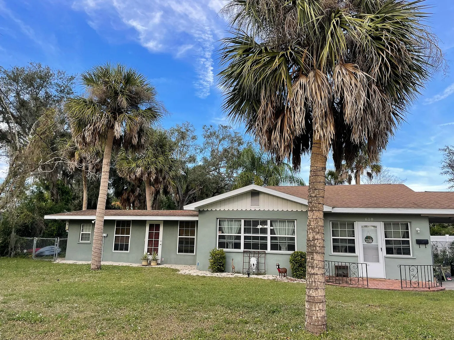 2 bed, 1360 sqft, $1,900 — Photo 1