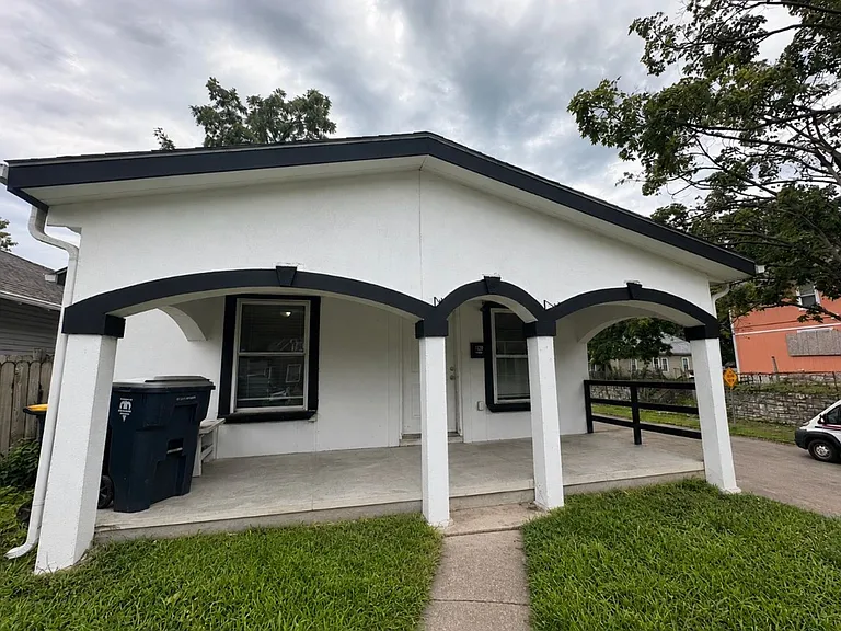 1539 Topping Ave — Photo 1