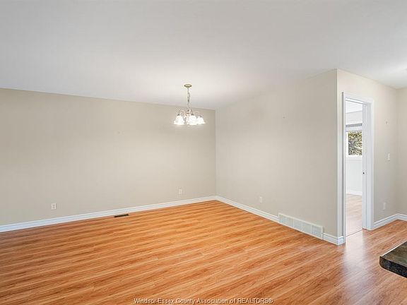 5th image of 146 Antonio Ct