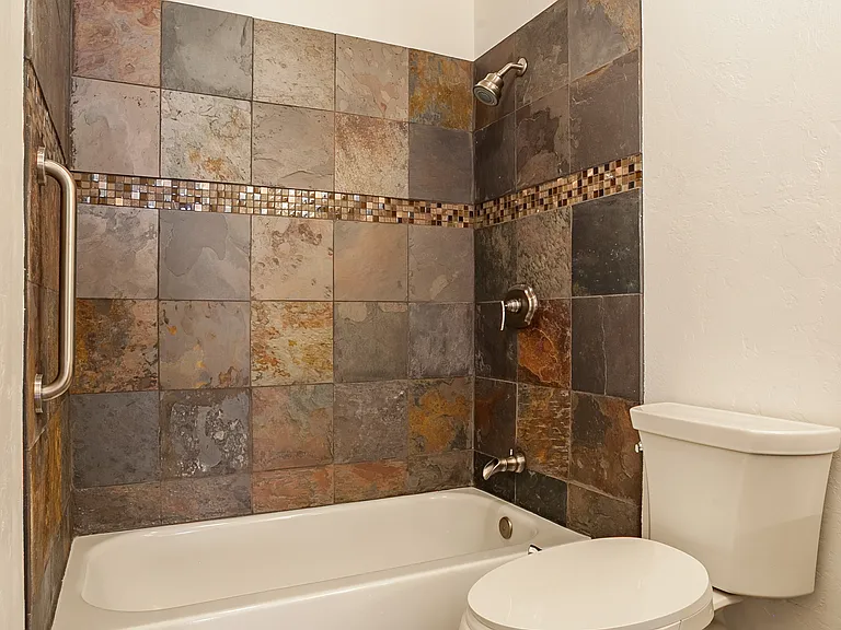 685 W Placita Vega Vis — Photo 24