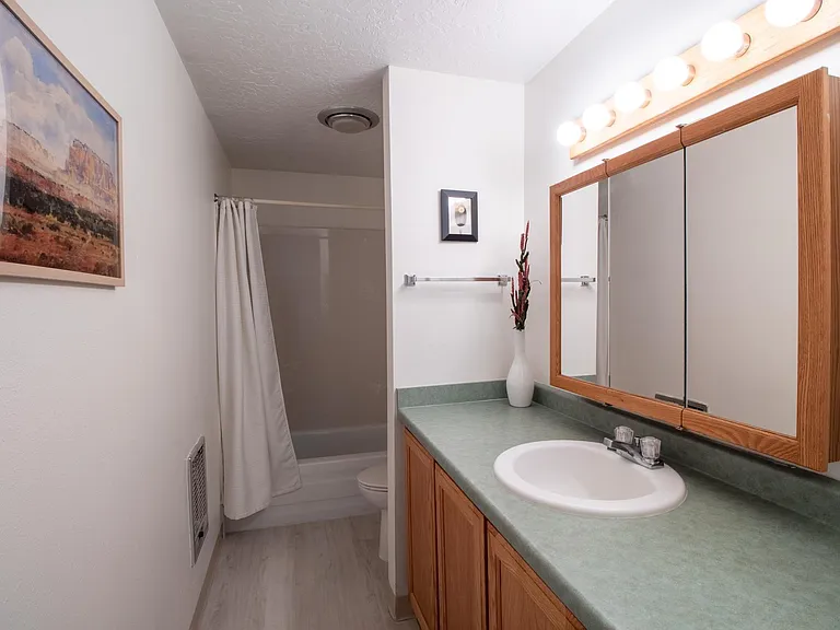 2302 N Tucker Ave — Photo 10