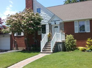 6 Emmet Ave, East Rockaway, NY 11518