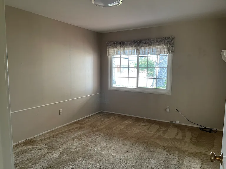 101 Sherman Dr — Photo 12