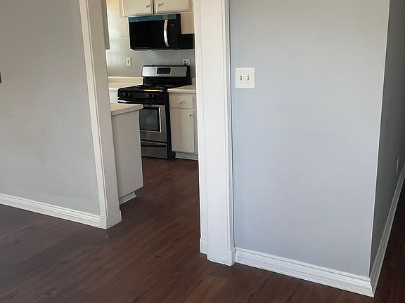 4th image of 14135 Chandler Blvd